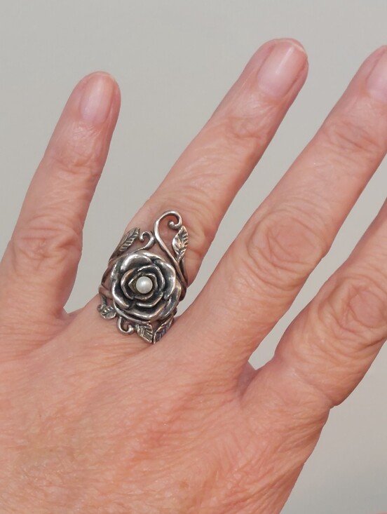 Jewelry - Sterling Silver Israel Rose Vine marked estate vintage ring size 6 to 6.5